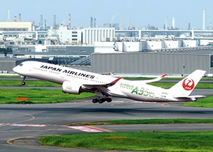 日本航空はトランジションボンドを発行し、仏エアバスの「A350」などへの更新に必要な資金を調達する<span class="fontSizeS">（写真：日本航空）</span>