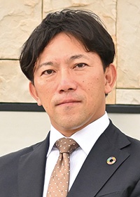 柳 均(やなぎ・ひとし)