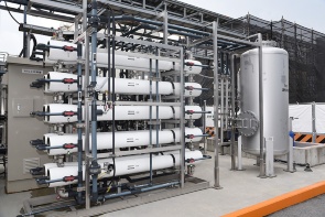 工場排水を飲める水質まで浄化する循環設備