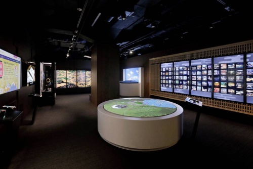 Nippon Gallery Tabido Marunouchi in Tokyo offers information on Japanese culture and other topics