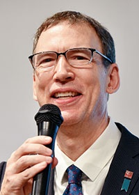 スコット キャロン氏