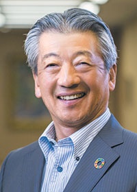 亀岡 剛(かめおか・つよし)昭和シェル石油 代表取締役社長執行役員 CEO関西学院大学卒。1979年に入社後、国内燃料油販売部門や人事部門、製品貿易部門に加え、英国のシェル・インターナショナルにて石油製品売買にも携わる。2009年常務執行役員(販売部門全般担当)就任。2013年石油事業COO就任。2015年代表取締役社長グループCEO就任。2018年3月より現職