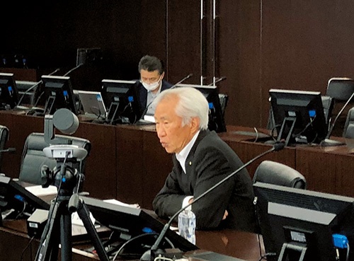 新型コロナウイルスの感染防止のため、オンラインで記者の質問に答えるダイキン工業の十河政則社長<br><span class="fontSizeS">(写真:ダイキン工業)</span>