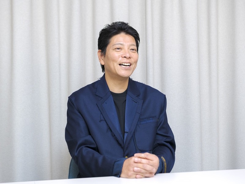 参考画像、人間関係で成功する！ヒューマンリレーション、セールス、リーダー SHIFT 年2回、全役員が1カ月かけて社員一人ひとりのデータと
