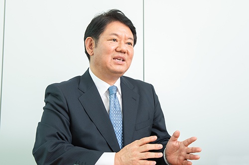 グローバル化と権限委譲で組織と人の成長を図る~参天製薬~
