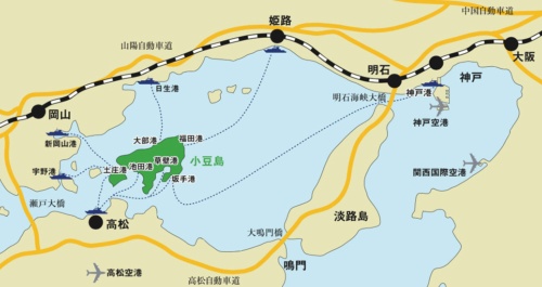 小豆島は県庁所在地の高松から高速艇で30分の距離。西側の土庄町と東側の小豆島町の2町で構成する（資料：小豆島町商工観光課）