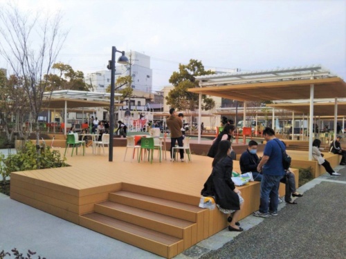 愛知県岡崎市の籠田公園。同市が実施する公民連携プロジェクト「QURUWA戦略」の一環として、暮らしの質の向上やエリアの価値を高める公園として昨年再整備された（写真：岡崎市）