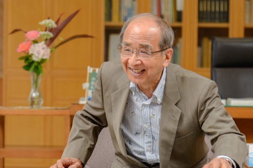 広瀬勝貞・大分県知事(写真:山本 巌)