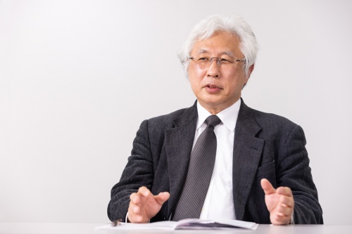 感染防止のためのルールを「守りたくても守れない人たちもいる」と問題提起する星川氏(写真:北山宏一)