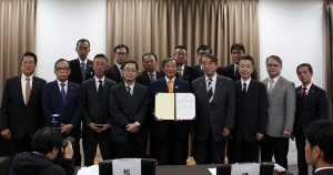 2019年11月に仁坂知事を会長として、ワーケーション推進に関する全国的な自治体間連合「ワーケーション自治体協議会」が発足した（写真：和歌山県）