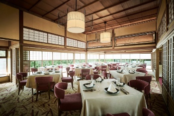 高宮庭園茶寮のレストラン(出所:福岡市)