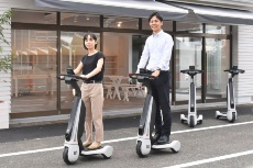 トヨタの立ち乗り3輪モビリティで園内を散策 大阪市 鶴見緑地 新 公民連携最前線 Pppまちづくり トヨタの立ち乗り3輪モビリティで園内を散策 大阪市 鶴見緑地 新 公民連携最前線 Pppまちづくり