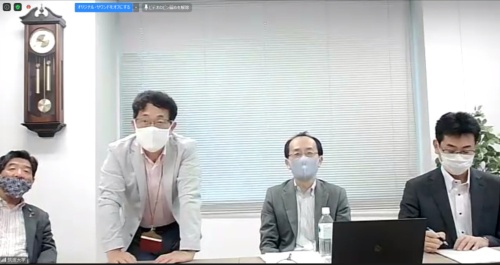 筑波大学東京キャンパスの登壇者。左から、高石市の阪口市長、筑波大学教授の久野譜也氏、国交省の渡邉氏、宇野善昌氏(シンポジウムのオンライン画面より)