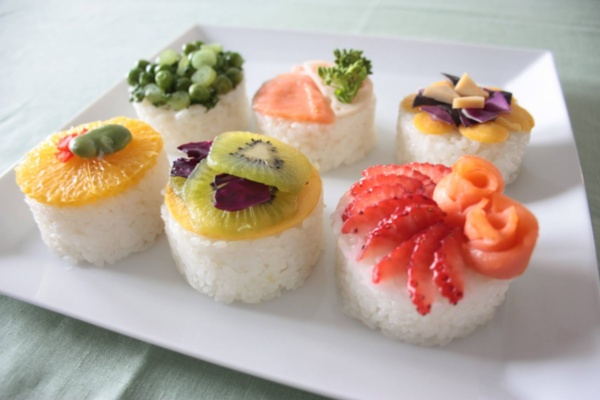 押し抜き寿司を現代風にアレンジした「さぬきOSHINUKI寿司」（写真提供：瀬戸内海食ラボ）