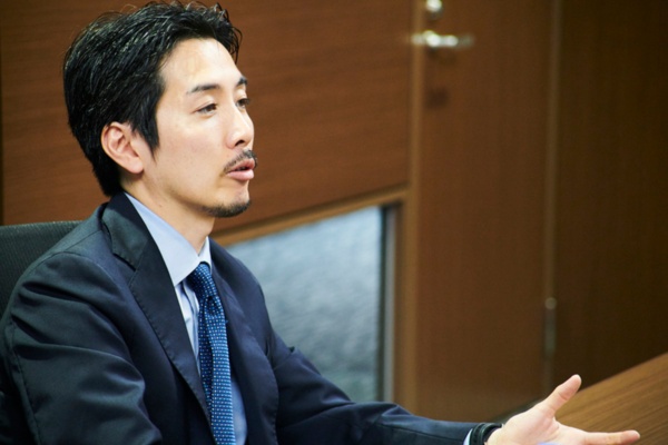 津川 友介(つがわ・ゆうすけ)