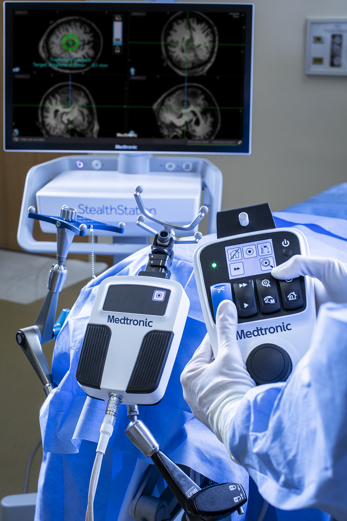 ナビゲーションと連動する脳神経外科手術支援ロボが保険適用｜Beyond 