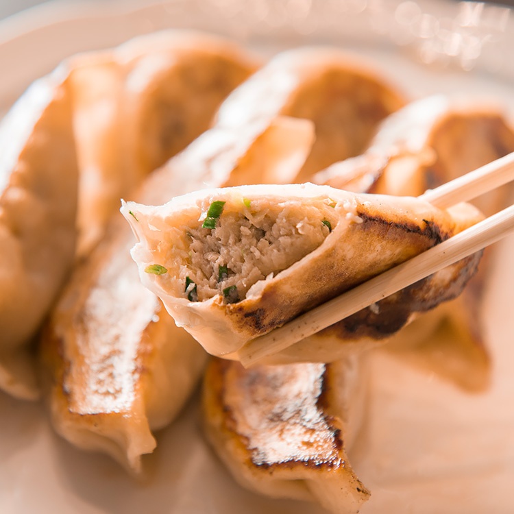 東京 神保町 Sankouen China Cafe Dining おしゃれなダイニングバーでガツンと肉汁大餃子 2ページ目 カンパネラ