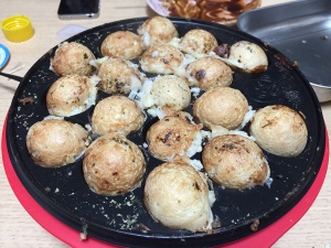 家電と酒 手軽にアヒージョ ギョーザ たこ焼き器は万能調理器 前編 カンパネラ