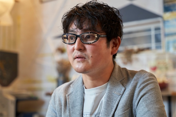 ※撮影時だけ、マスクを外していただきました