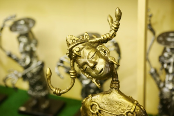 Vol 11 孤独なおじいちゃん芸術家の自宅になぜ人が訪れるのか 2ページ目 ひとまち結び Vol 11 孤独なおじいちゃん芸術家の自宅になぜ人が訪れるのか 2ページ目 ひとまち結び