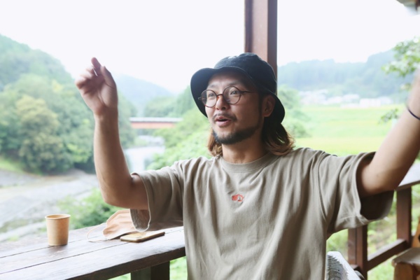 ※撮影時だけマスクを外していただきました