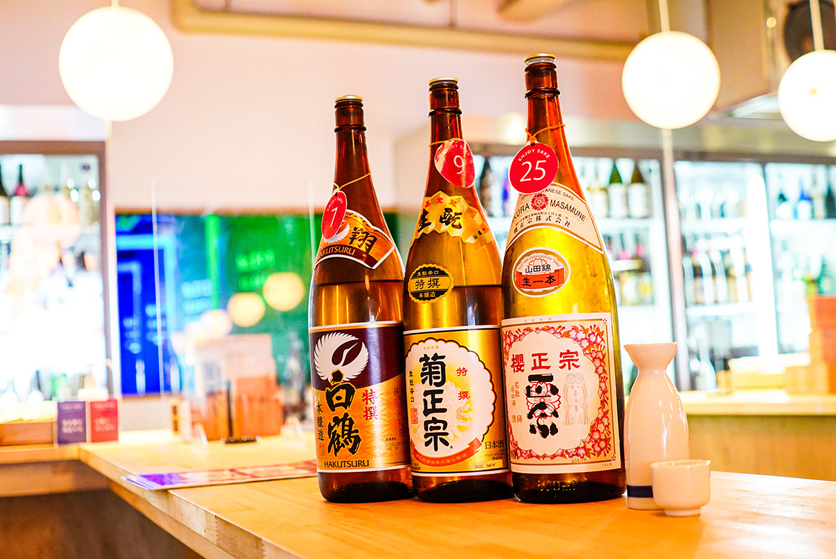 【中古】 生一本 灘五郷ー人と酒と/神戸新聞総合出版センター/神戸新聞社 中古】 生一本 灘五郷-人と酒と / 神戸新聞社会部 / 神戸新聞