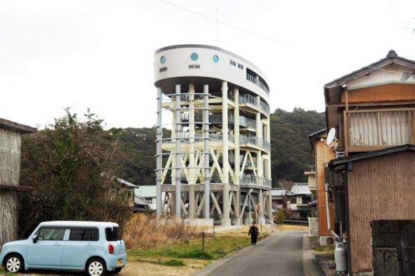 佐賀地区の避難タワー。230人を収容できる