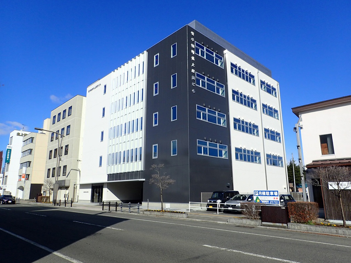 寒冷地のテナントビルでもZEB:岩手地所北上駅前ビル(前編)(岩手県