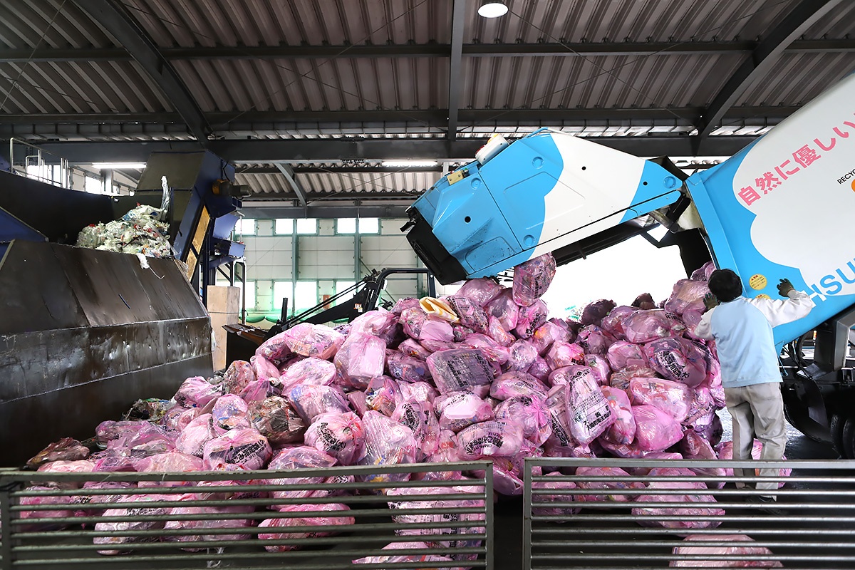 リサイクル率日本一 鹿児島 大崎町がめざす循環型社会 前編 分別に無頓着だった町はなぜ変われたのか ひとまち結び リサイクル率日本一 鹿児島 大崎町がめざす循環型社会 前編 分別に無頓着だった町はなぜ変われたのか ひとまち結び