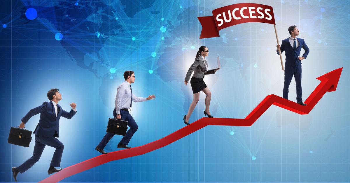 DXの「旗振り役」はどの部署にすべきか、先進ユーザー4社で意見が分かれた理由