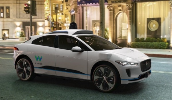 ウェイモとジャガー・ランドローバーが共同開発するI-PACEベースのロボタクシー(出所:ウェイモ)