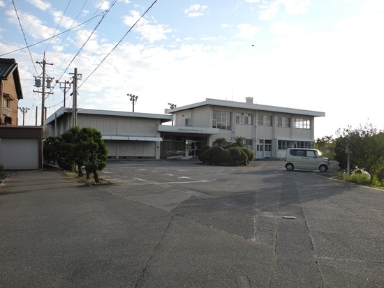 (写真2)勤労青少年ホーム跡地。公共施設再配置の一環として2017年8月にすでに閉館している(写真:茂木俊輔)