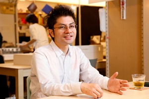成瀬・猪熊建築設計事務所の猪熊純氏。首都大学東京助教も務める(以下、人物写真の撮影は尾関裕士)