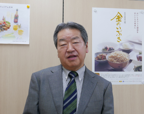 株式会社金のいぶき代表取締役社長で一般社団法人高機能玄米協会副会長の尾西洋次氏。いわば「金のいぶき」の“育ての親”と言える(写真:高山和良)