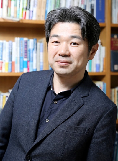 水産資源のエキスパートでこの分野のオピニオンリーダーの1人である東京海洋大学 准教授の勝川俊雄(かつかわとしお)氏。一般社団法人「海の幸を未来の残す会」の理事も務める