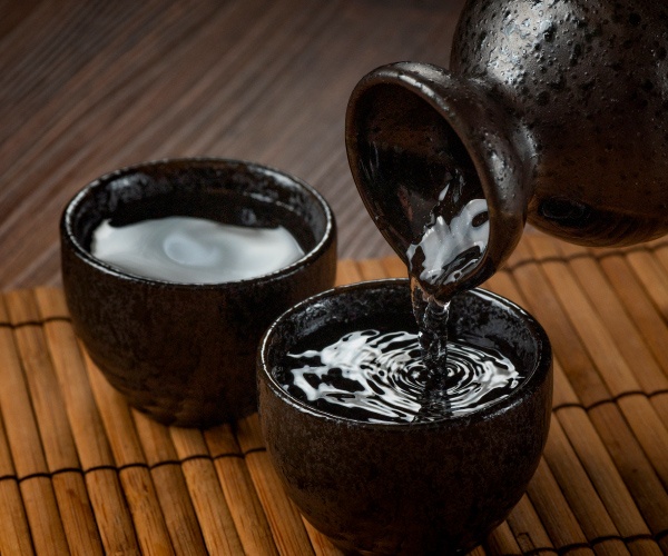 AIが日本酒を「香りの言葉」でお勧め　香りが広げる食の可能性