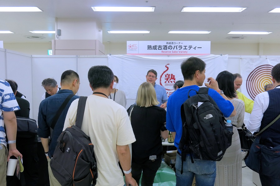 日本酒は「古酒」が新しい? 新市場を切り開く「熟成酒」とは何 日本酒は「古酒」が新しい? 新市場を切り開く「熟成酒」とは何