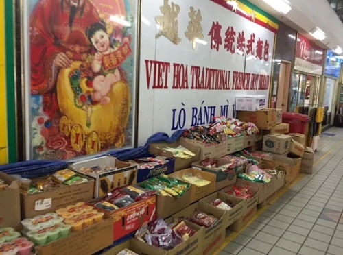 シドニー南西部のベトナム人街「Cabramatta」はベトナムの食材店・カフェ・レストランを訪れる人々で賑わいを見せる（筆者提供）