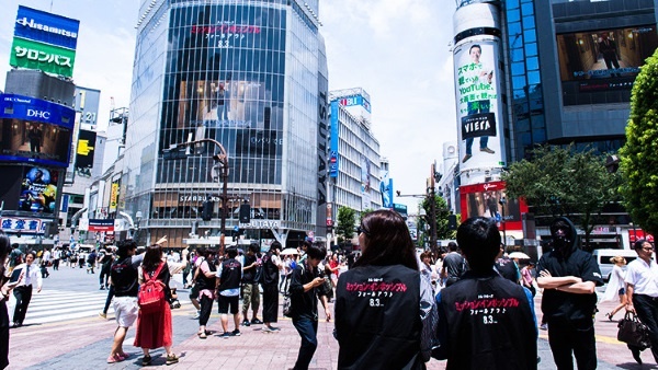 「渋谷フォールアウト」のワンシーン(写真提供:バスキュール&電通ライブ)