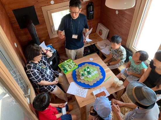 イベントでは、移動式えねこやの中で、楽しみながら環境問題について学べるコンテンツを開発中(写真:えねこや)