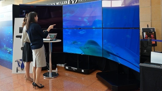 (写真4)アバターで沖縄美ら海水族館を楽しむサービス