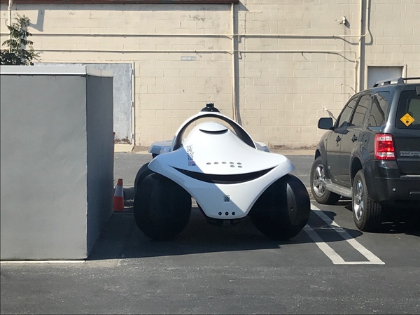 (写真4)ナイトスコープが開発中の「K7」は軽自動車くらいの大きさで4輪で移動する。(ナイトスコープのホームページより引用)
