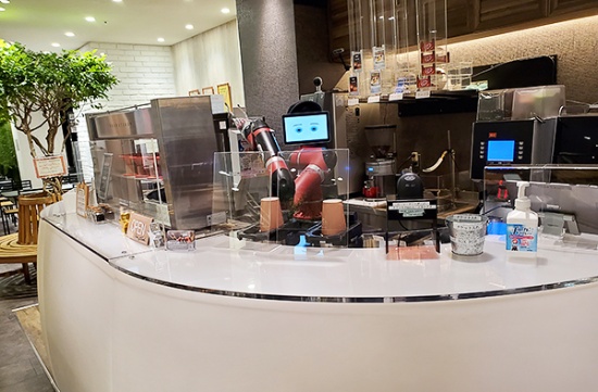 (写真4)HIS渋谷本店内に常設された「変なカフェ」(撮影:元田光一)