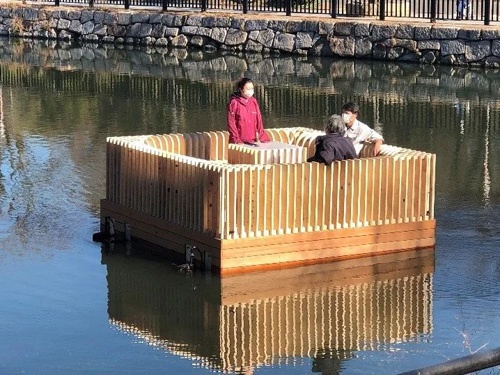 （写真1）海床ロボットコンソーシアムが大阪城公園で行った実証実験の様子（出典：炎重工のプレスリリースより引用）