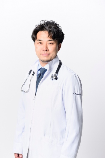 T-ICUの中西氏。京都府立医科大学を卒業後、救急医として数々の病院に勤務。2016年にT-ICUを創業した（出所：T-ICU）