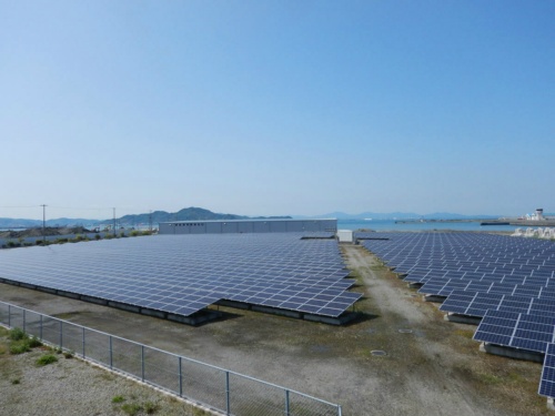 図1●半島のように伸びている和田島にある「和田島太陽光発電所」