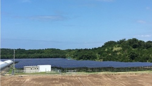 図1●新潟市西蒲区越前浜にある「新潟鈴木ファーム太陽光発電所」