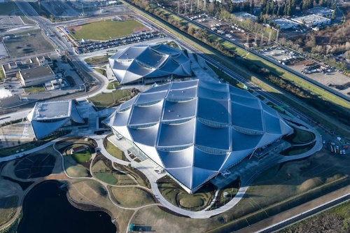 図1●グーグルの新キャンパスの屋根に敷き詰められた太陽光パネル