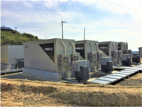 図9●離島のメガソーラーに併設された蓄電池