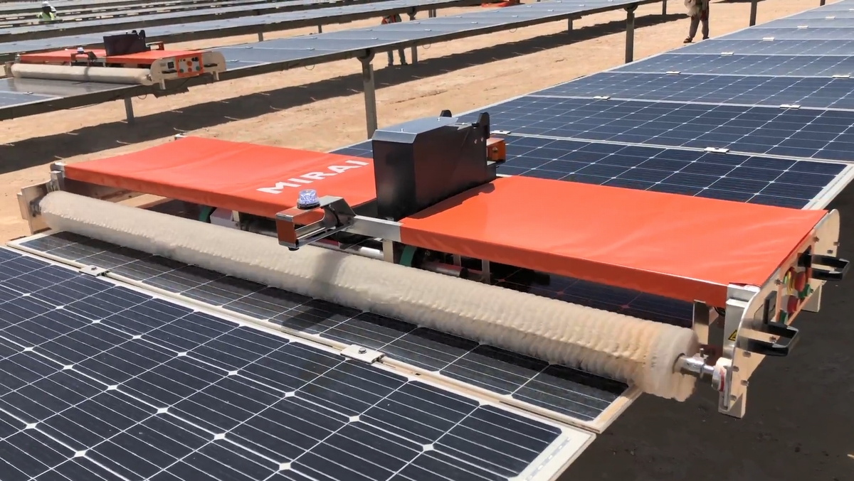 ロボット　(太陽光充電可) ロボット (太陽光充電可) ロボット(太陽光充電可)